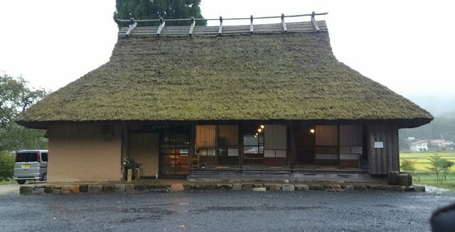 ☂の中、鏡野町上斎原迄