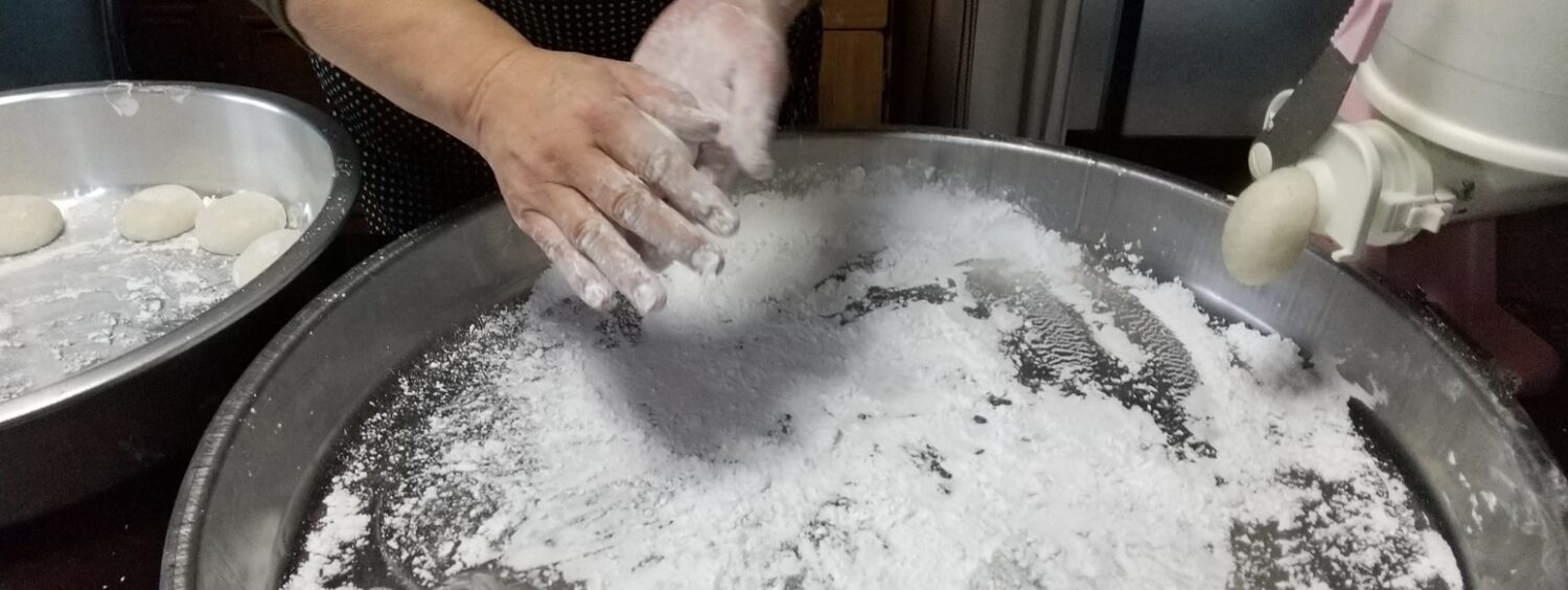 恒例のお餅つき