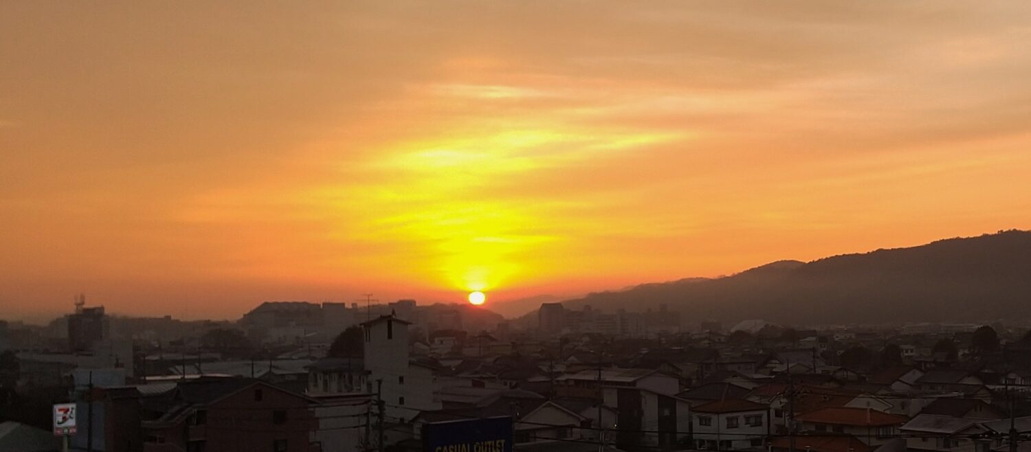9日、あさ７時